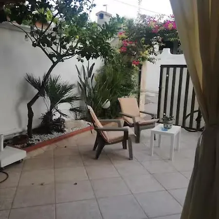 Isabel Nyaraló Torre Ovo